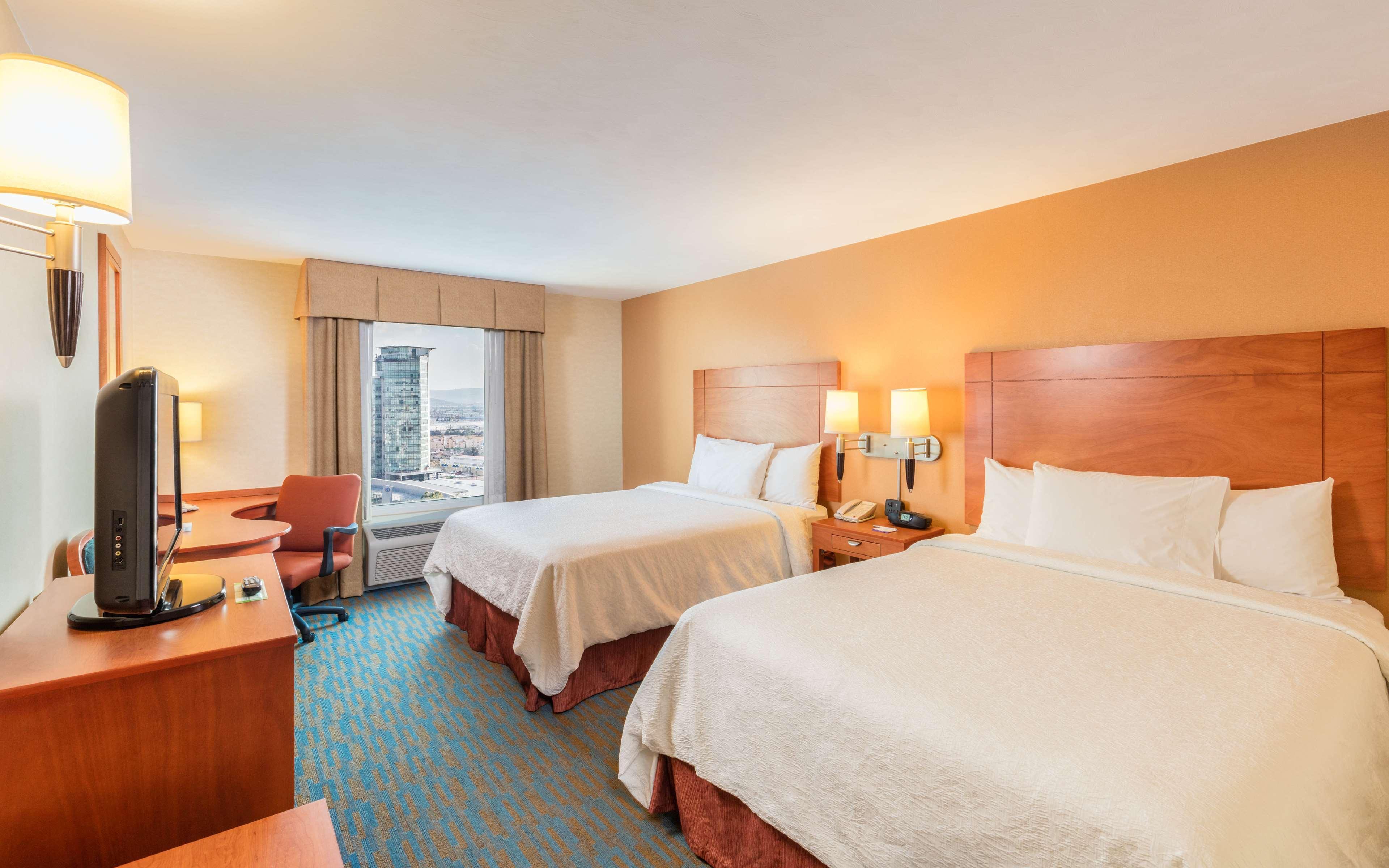 Отель Hampton By Hilton Queretaro Tecnologico Экстерьер фото