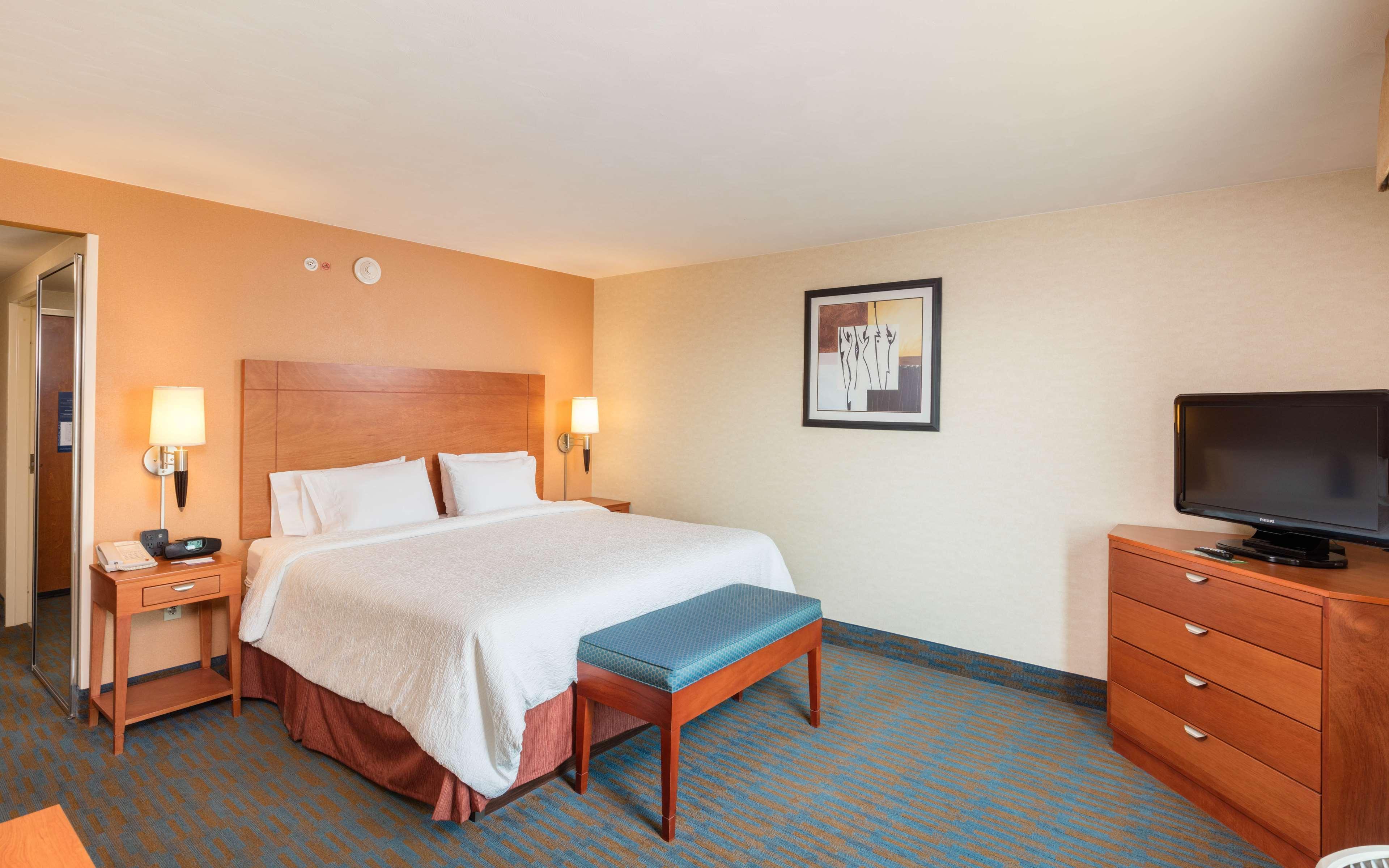 Отель Hampton By Hilton Queretaro Tecnologico Экстерьер фото