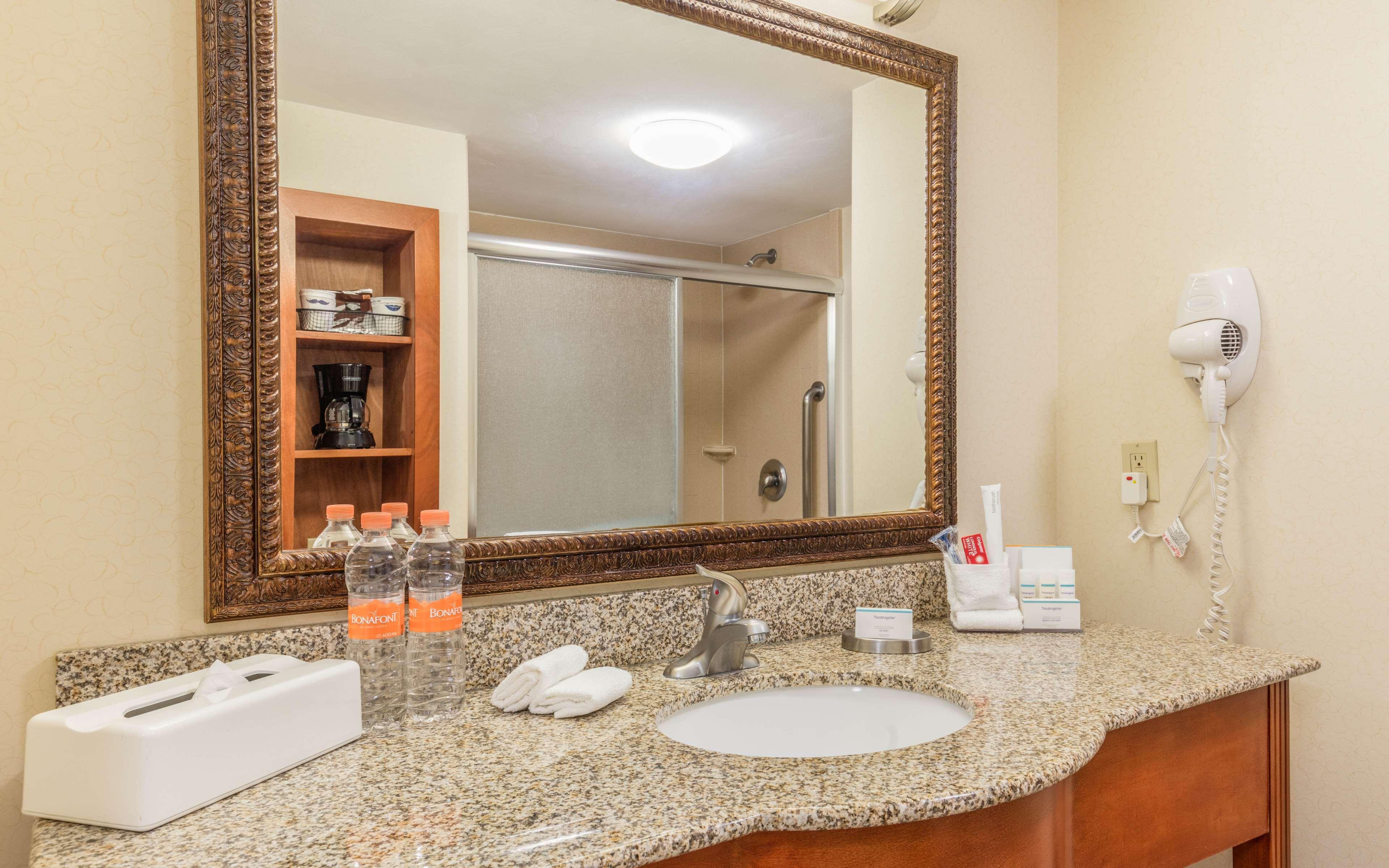 Отель Hampton By Hilton Queretaro Tecnologico Экстерьер фото