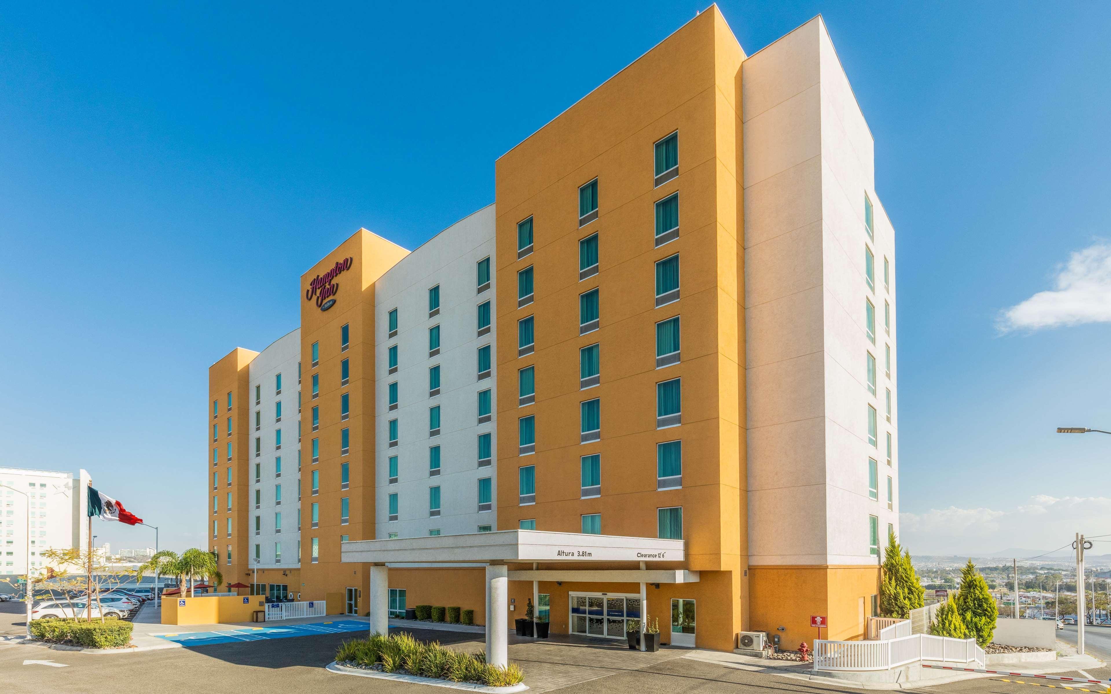 Отель Hampton By Hilton Queretaro Tecnologico Экстерьер фото