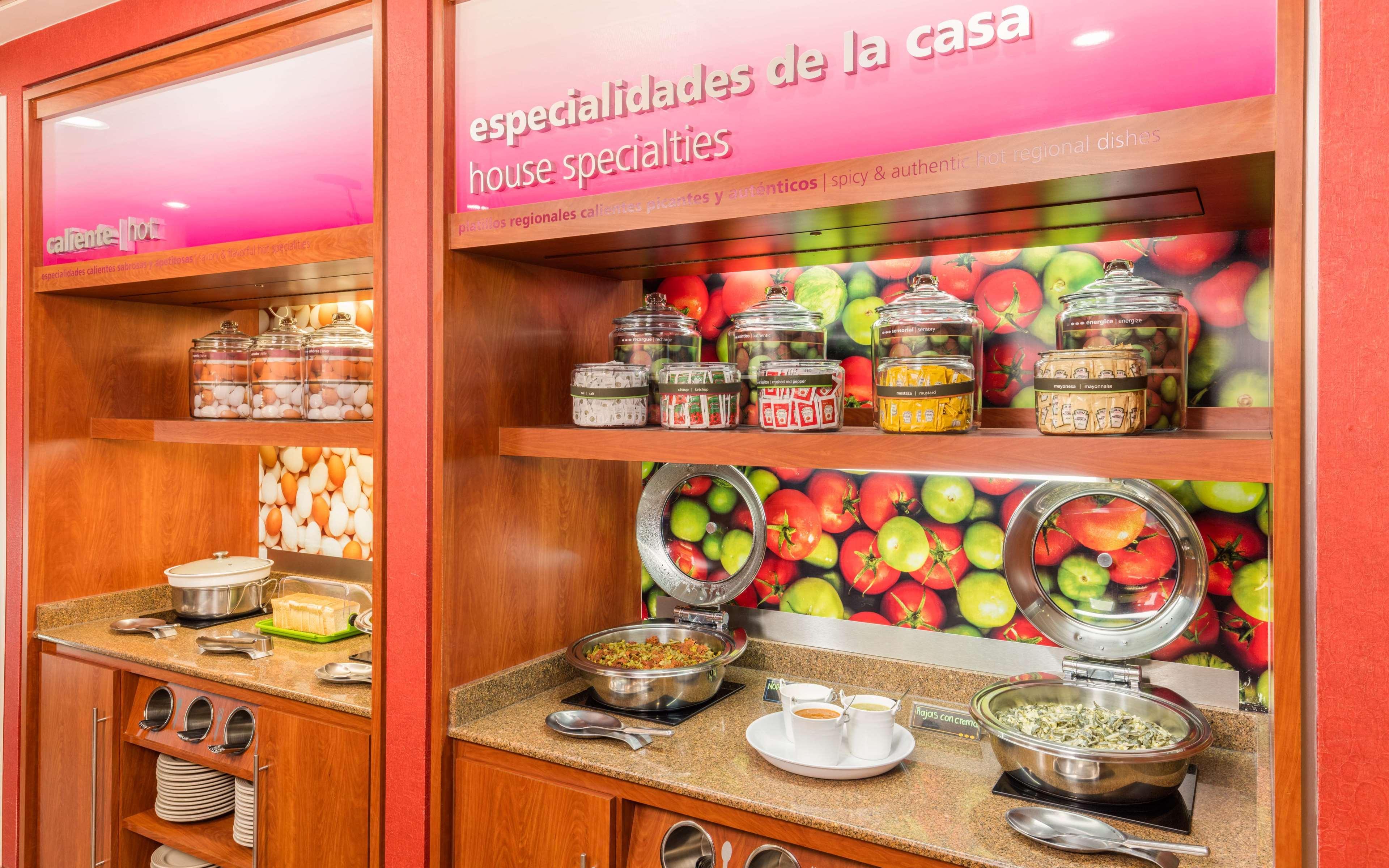 Отель Hampton By Hilton Queretaro Tecnologico Экстерьер фото