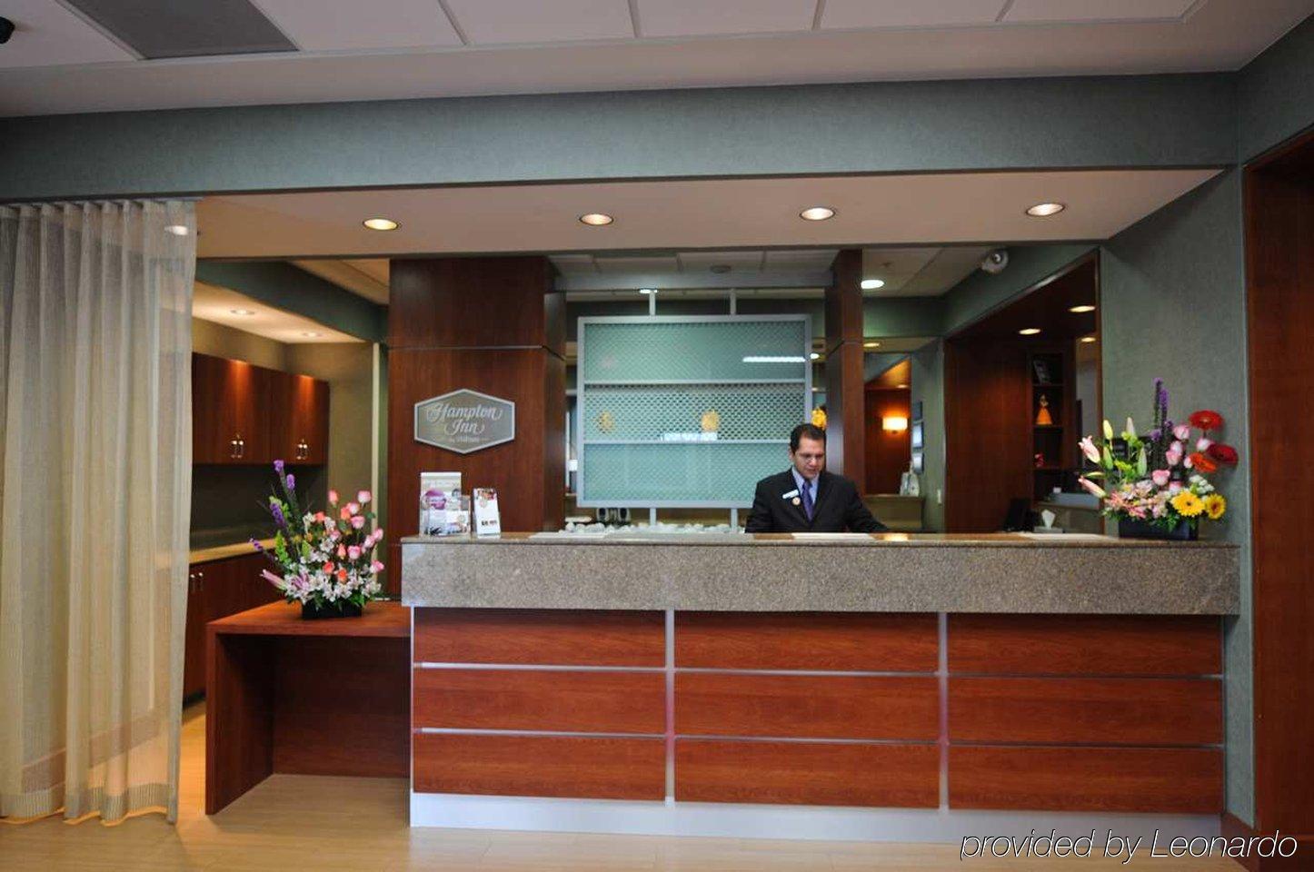 Отель Hampton By Hilton Queretaro Tecnologico Интерьер фото