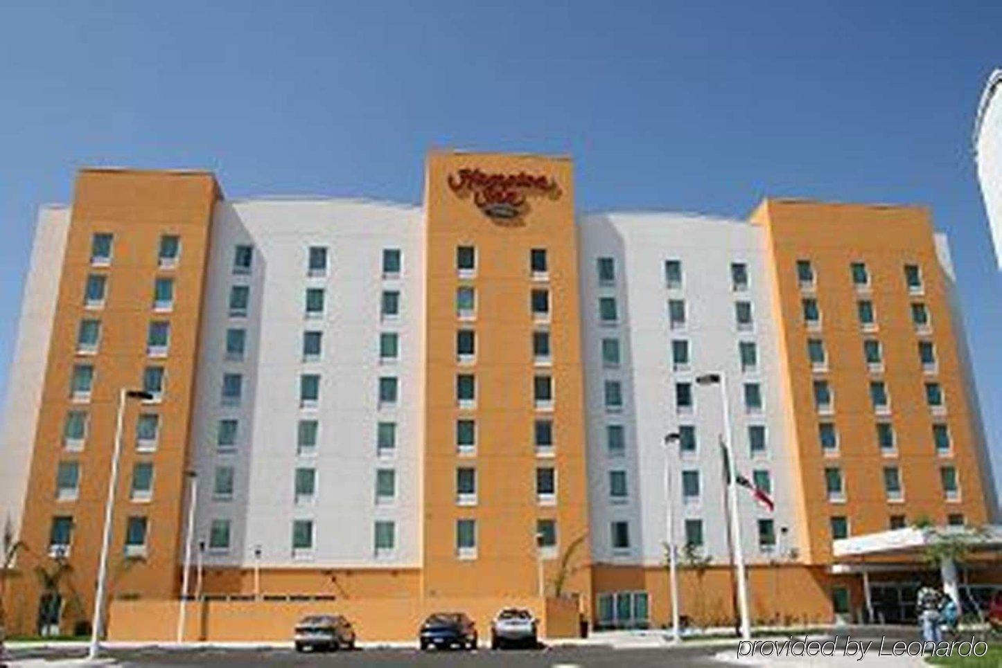 Отель Hampton By Hilton Queretaro Tecnologico Экстерьер фото