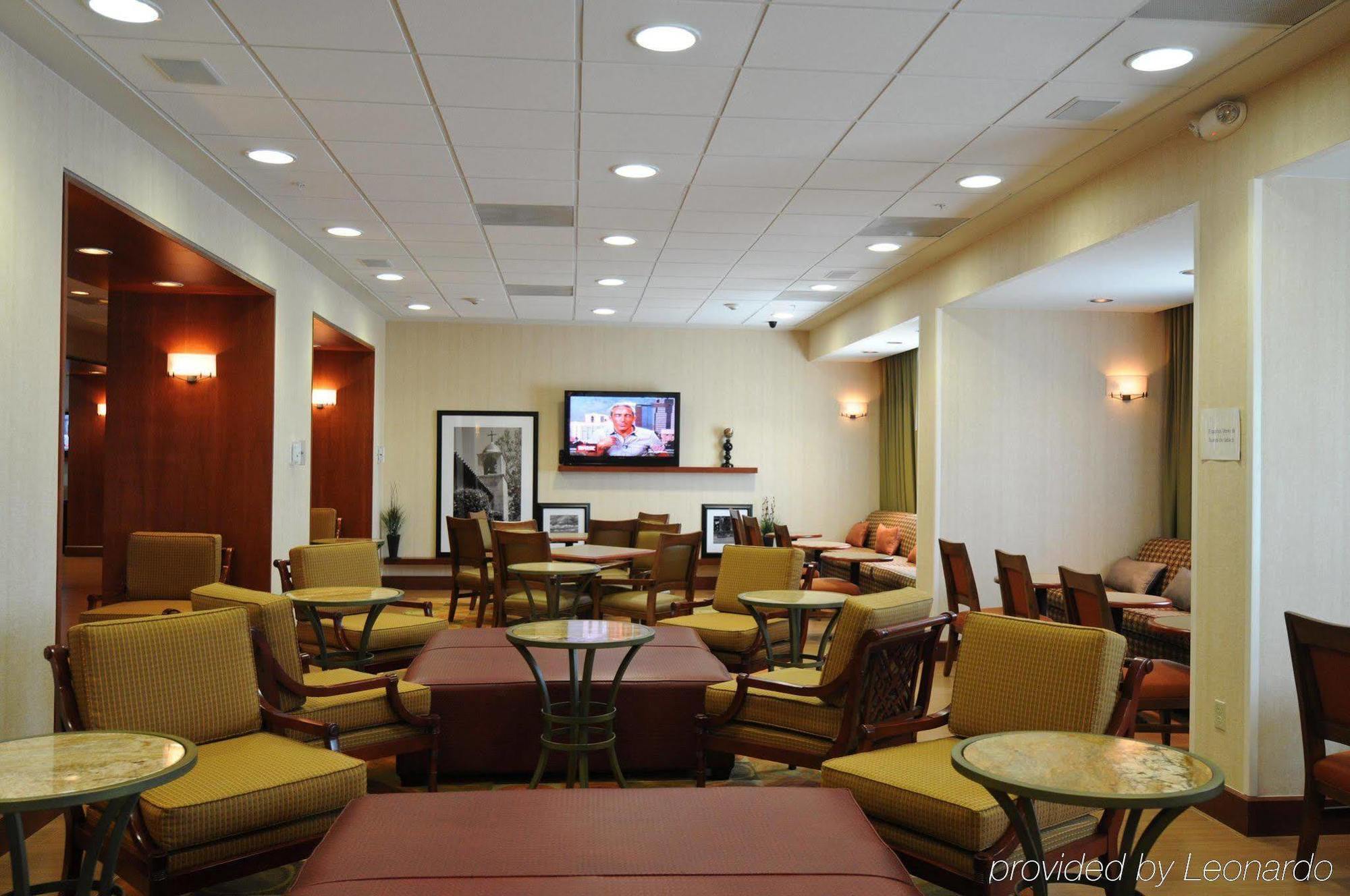 Отель Hampton By Hilton Queretaro Tecnologico Экстерьер фото