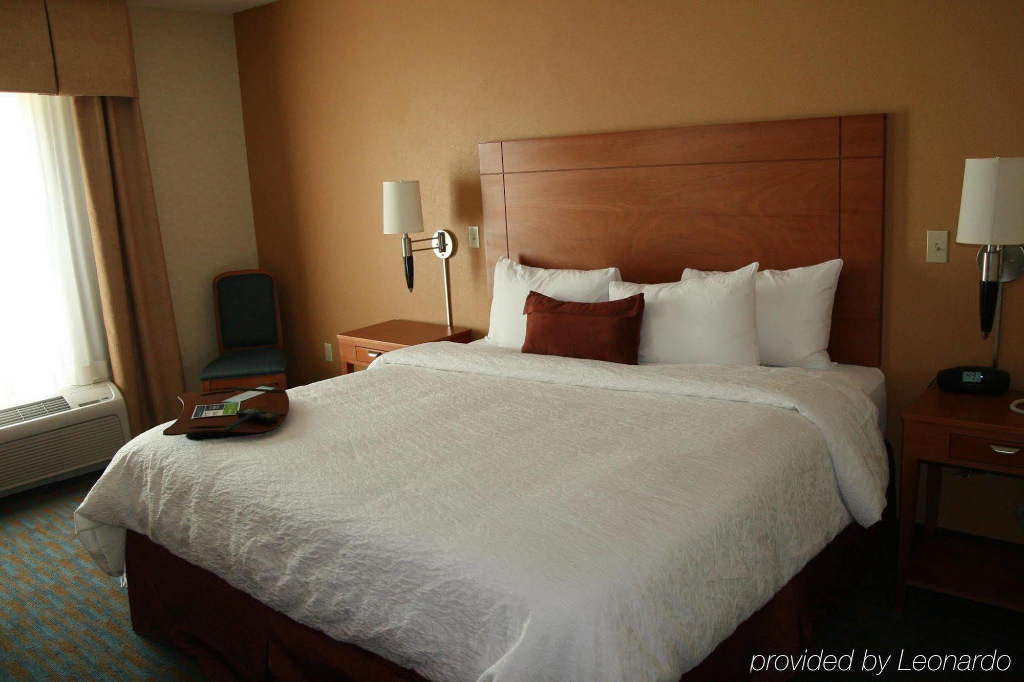 Отель Hampton By Hilton Queretaro Tecnologico Номер фото