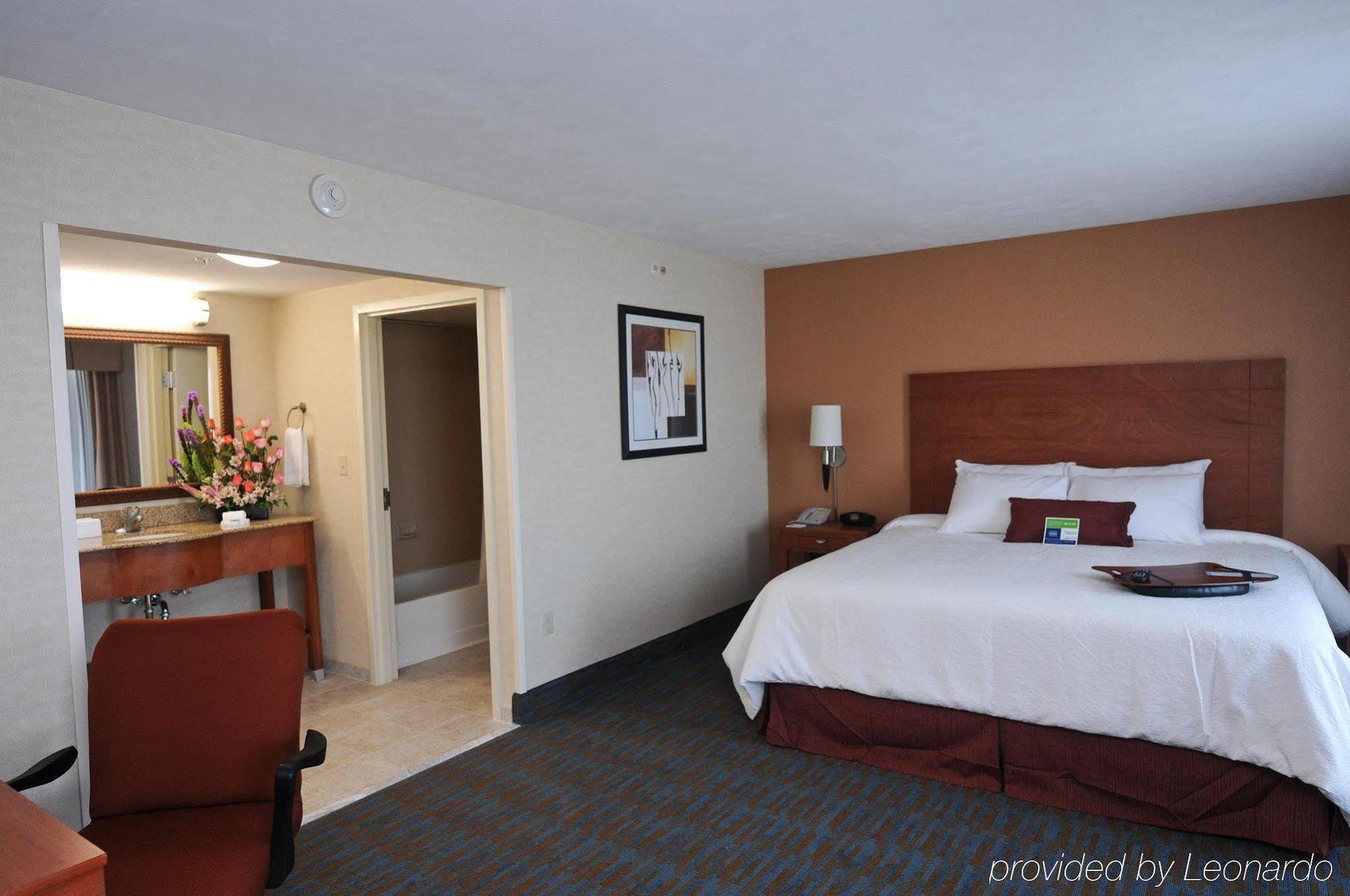 Отель Hampton By Hilton Queretaro Tecnologico Номер фото