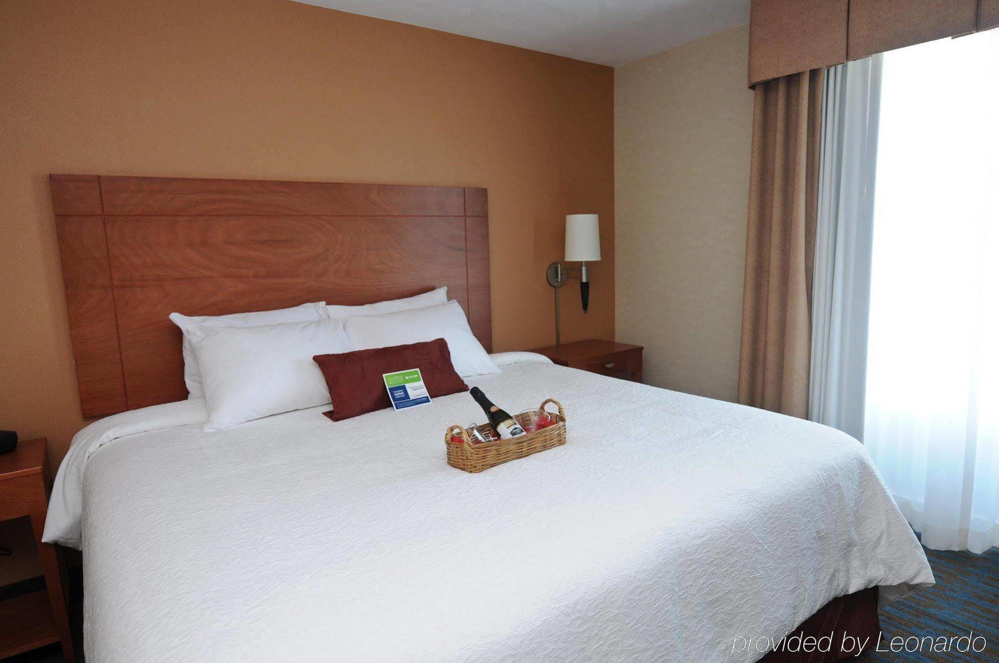 Отель Hampton By Hilton Queretaro Tecnologico Номер фото