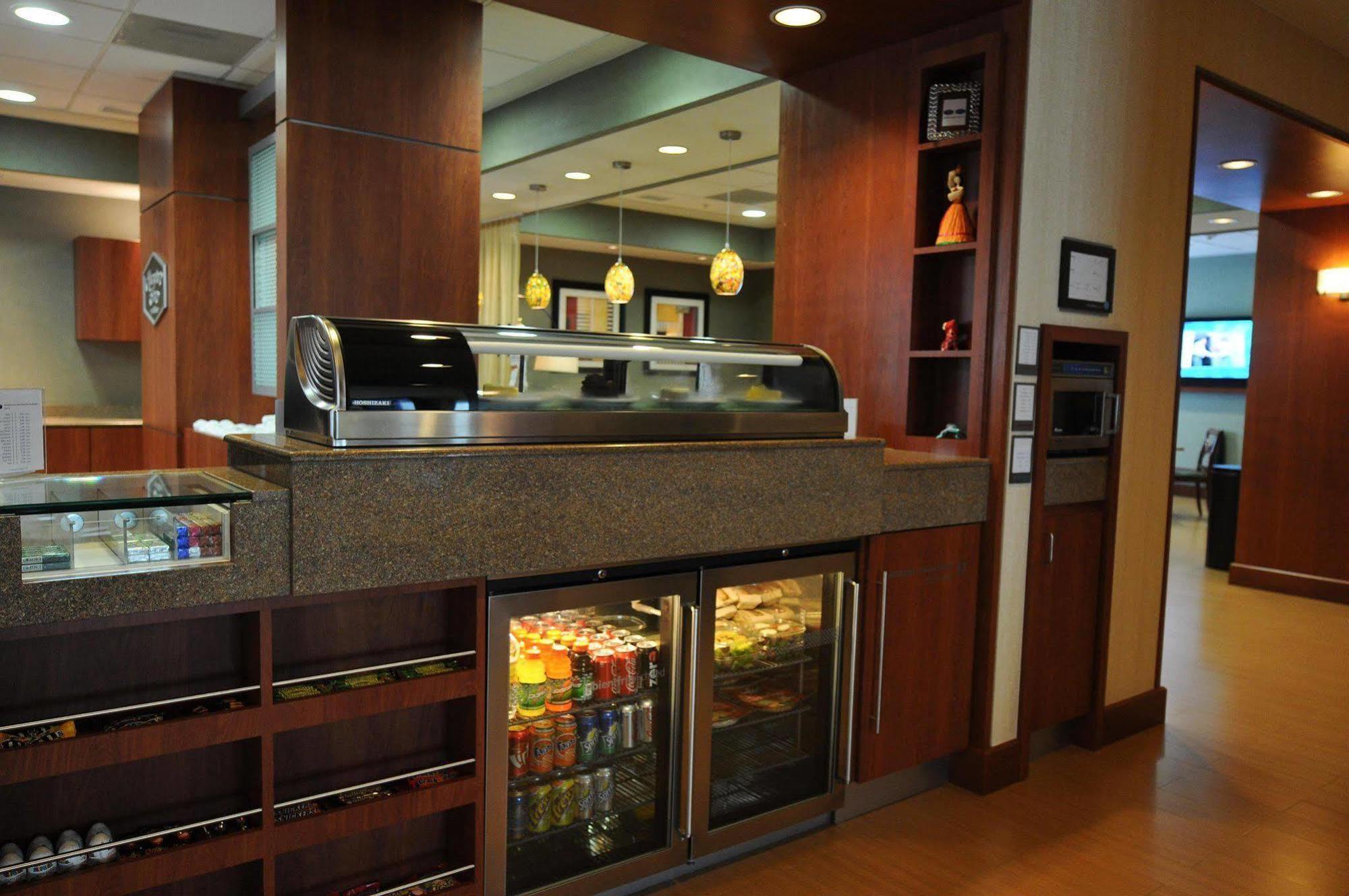 Отель Hampton By Hilton Queretaro Tecnologico Ресторан фото